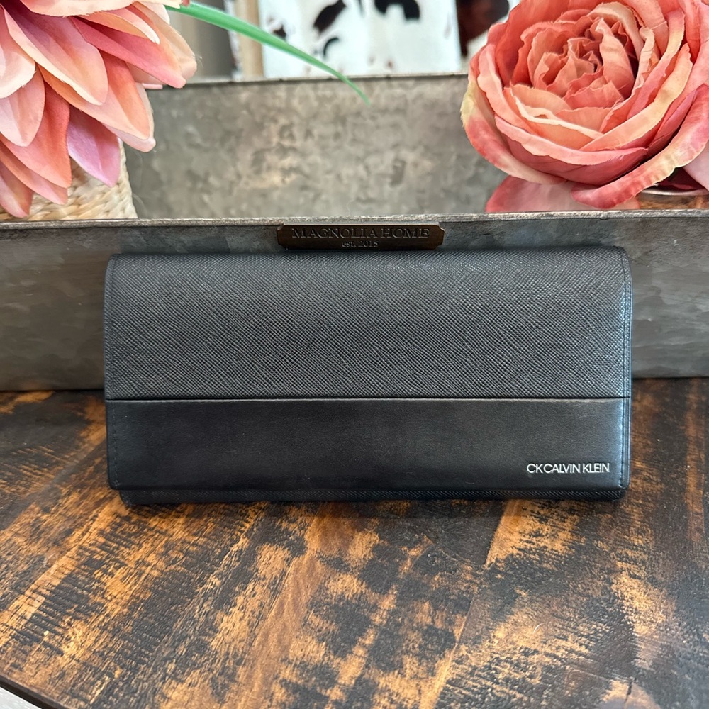 CK Calvin Klein Black Textured Continental Wallet